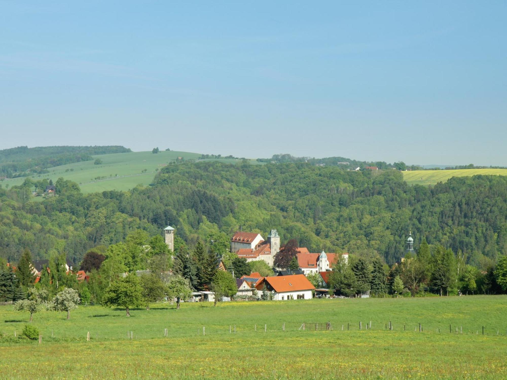 Charming Holiday Home In Hohnstein Ot Lohsdorf المظهر الخارجي الصورة